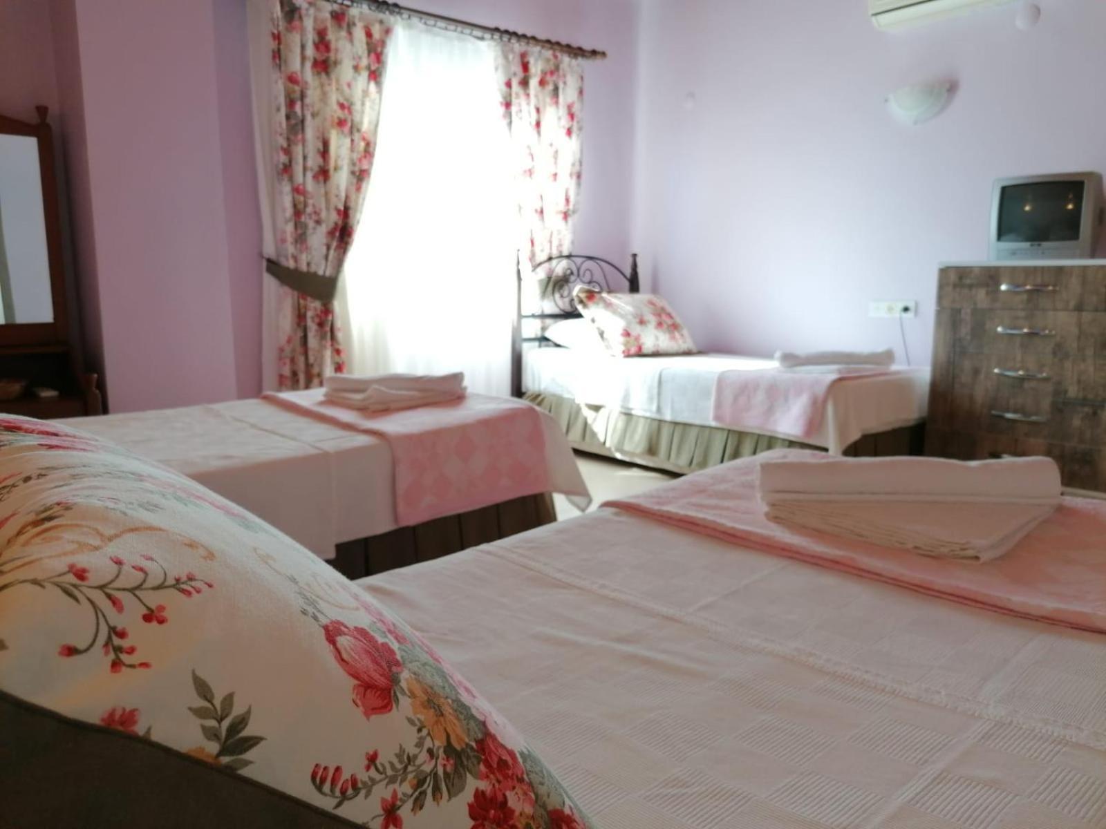 Maviev Otel Çeşme Chambre photo